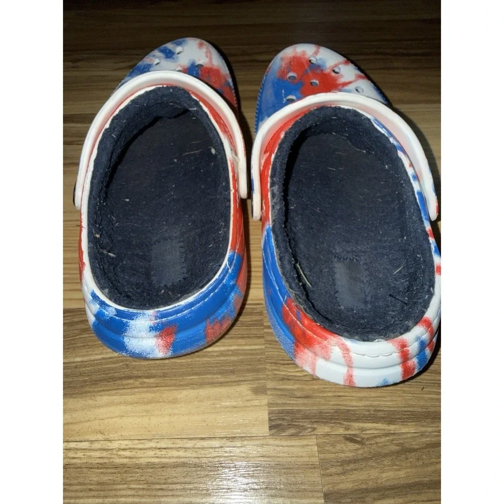 Crocs Blue Red White Tie Dye Fur Lined Clog Shoes Sz J4 4 Junior Big Kids